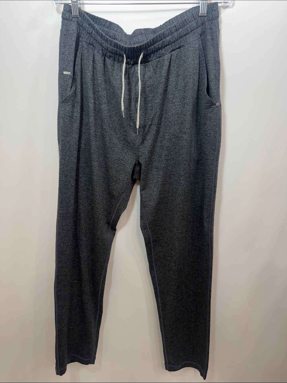 Vuori Men’s Ponto Performance Pants gray size XXL